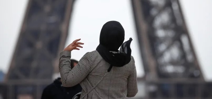 TWO GIRLS LAUNCH A WEBSITE TO HELP WOMEN WITH HIJAB IN FRANCE FIND WORK, SUCCEED IN EMPLOYING DOZENS