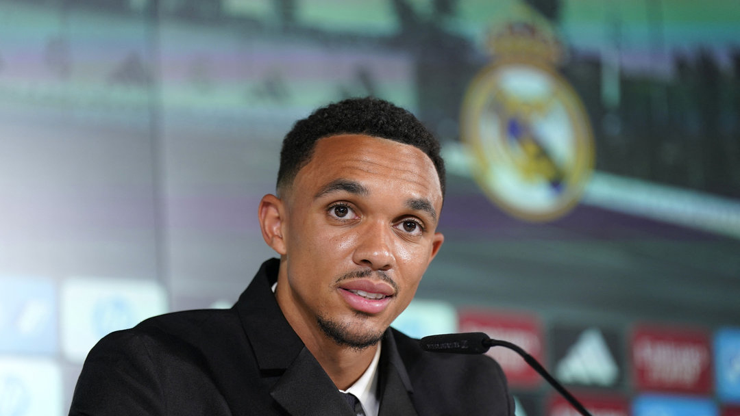 REAL MADRID TRENT ALEX-ARNOLD İLE İMZALADI