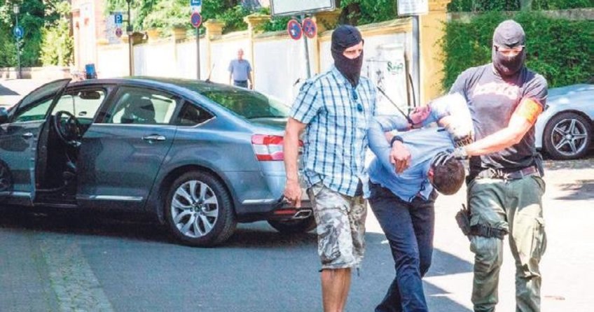 Soyguncuları halk yakaladı
