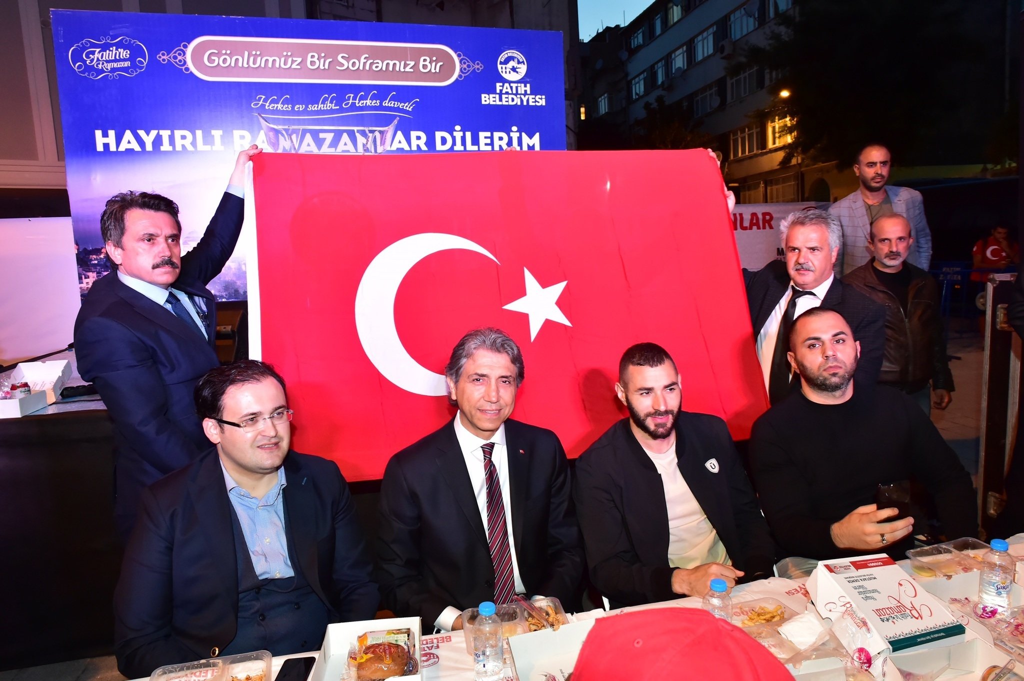 Benzema, Fatih’te iftar progrmına katıldı
