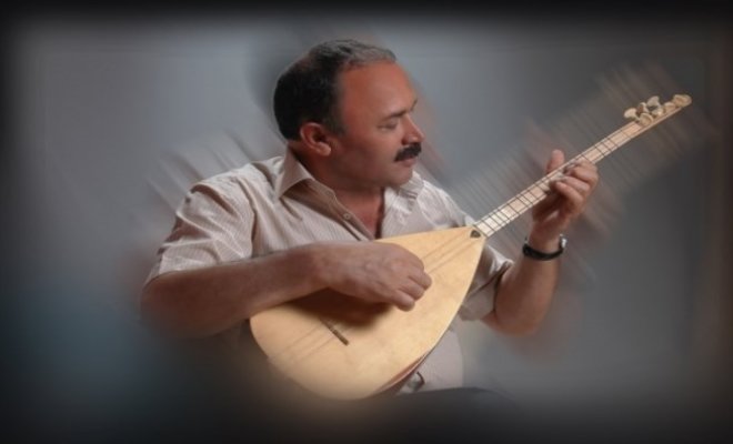 Musa Eroğlu  Türküler Ağlar