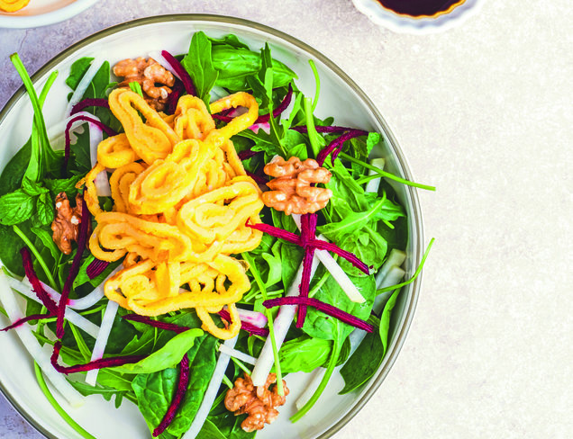 Şerit Yumurtalı Mevsim Salata