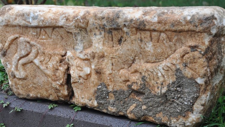 İnşaat kazısında ’Danyal Peygamber kabartması’ bulundu