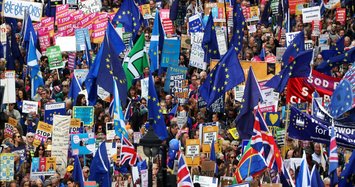 Thousands of UK citizens join march in London for new Brexit referendum