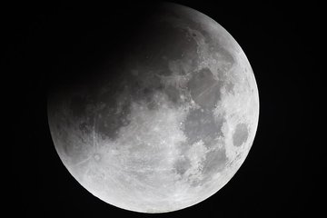 Çin, Ay’da iki yeni mineral keşfetti