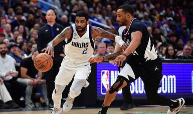 In Mavs debut, Kyrie Irving scores 24 to lead win over Clippers