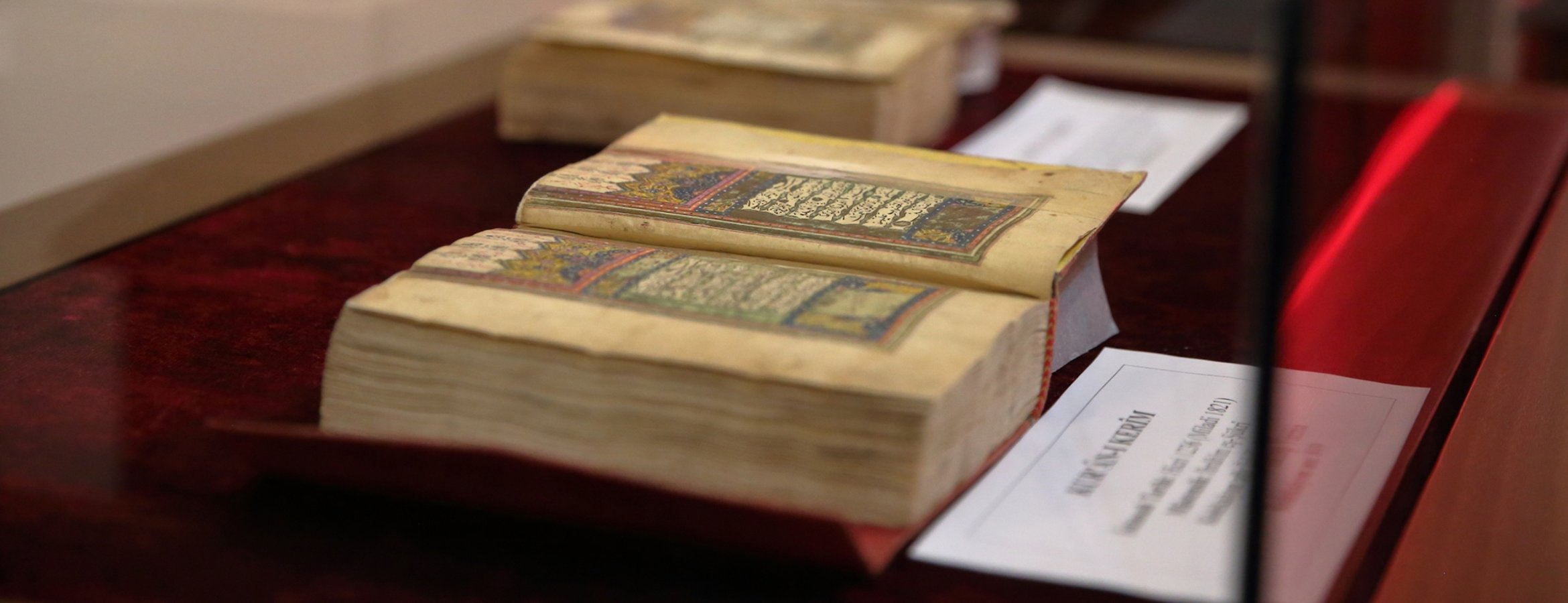 El yazması Kur’an-ı Kerimler sergilenmeye başladı