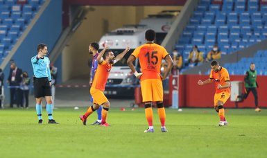 Galatasaray defeat Trabzonspor 2-0 move to top of Turkish Super League standing