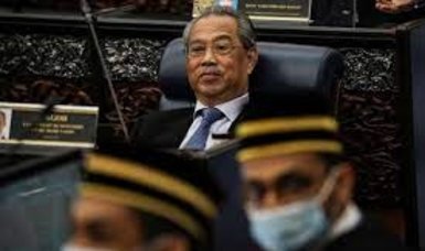Malaysia's king meets political leaders to select new PM