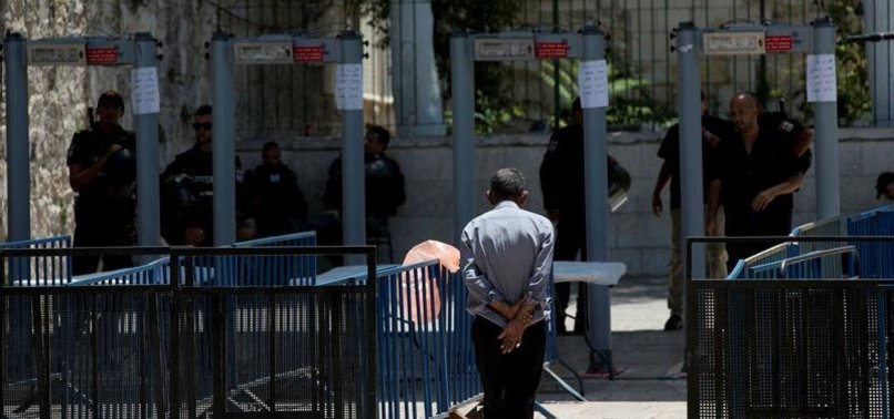 ISRAEL TO REMOVE METAL DETECTORS AT AL-AQSA COMPOUND