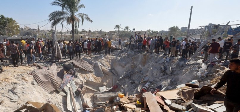 ISRAEL DELIBERATELY STRIKES BAKERIES AND GAZANS IN BREAD LINES - LOCALS
