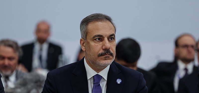 Turkish foreign minister meets with UN special envoy for Syria in Qatar