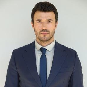 Emre Taşkıran – Kimdir
