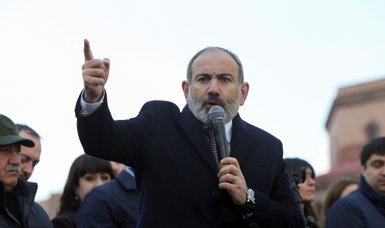 Armenian PM tells army to do its job, says only the people can decide his future