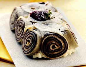 Muhallebili Krep Pastası