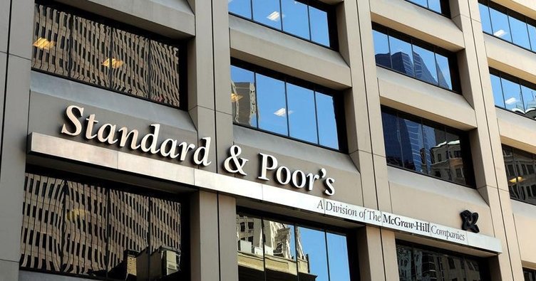 S&P Fransa’nın kredi notu görünümünü negatife çevirdi