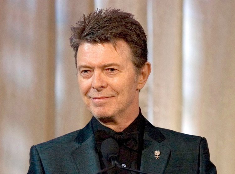 David Bowie’nin müzik kataloğu 250 milyon dolara satıldı