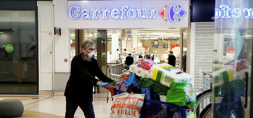 CARREFOUR AGREES TO SUSPEND BLACK FRIDAY SALES - SPOKESWOMAN