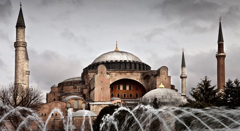 ISTANBULS LANDMARKS LURE ADVENTURERS, HISTORY ENTHUSIASTS