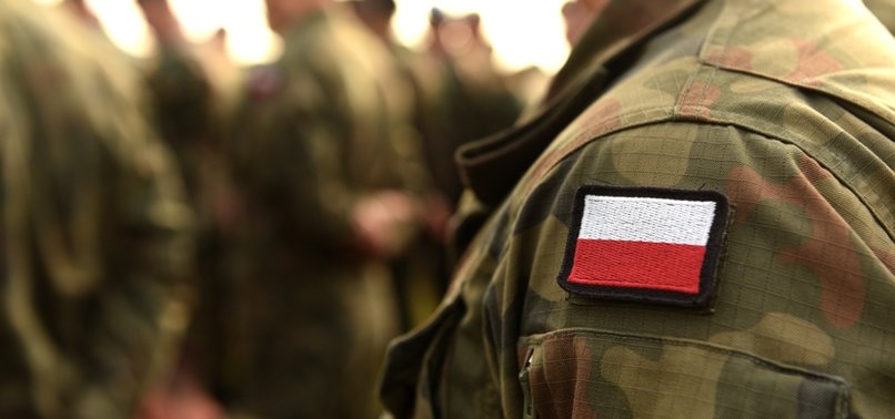 POLAND TO OFFER BASIC MILITARY TRAINING TO ALL CITIZENS