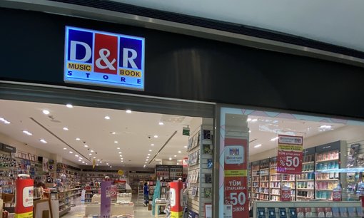 D&R, ilham veren kadınları ağırlıyor!