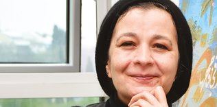 Kim olduğumuzu gelenekle açıklamaya ihtiyacımız yok