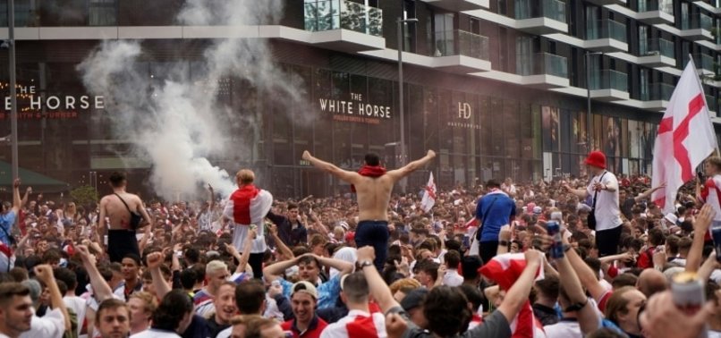 VIOLENT SCENES AS TICKETLESS ENGLAND FANS BREACH WEMBLEY FOR EURO FINAL