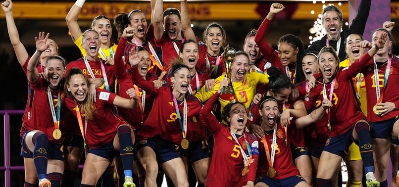 SPAIN NATIONAL FOOTBALL WOMEN’S TEAM REFUSE TO PLAY UNTIL FEDERATION HEAD STEPS DOWN AFTER KISSING PLAYER