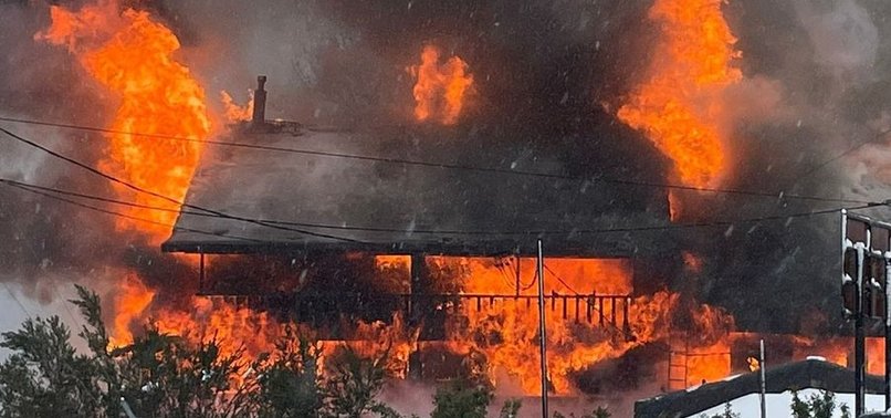 FIRE CONSUMES HOTEL IN PANGUIPULLI, CHILE, GUESTS EVACUATED