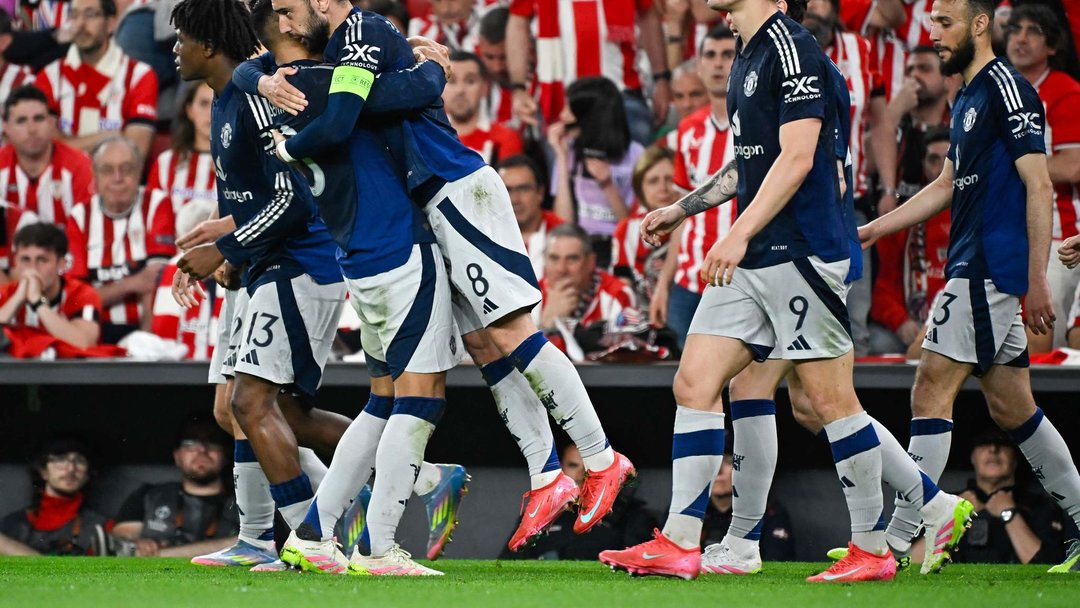 MANCHESTER UNITED FİNAL YOLUNDA AVANTAJLI