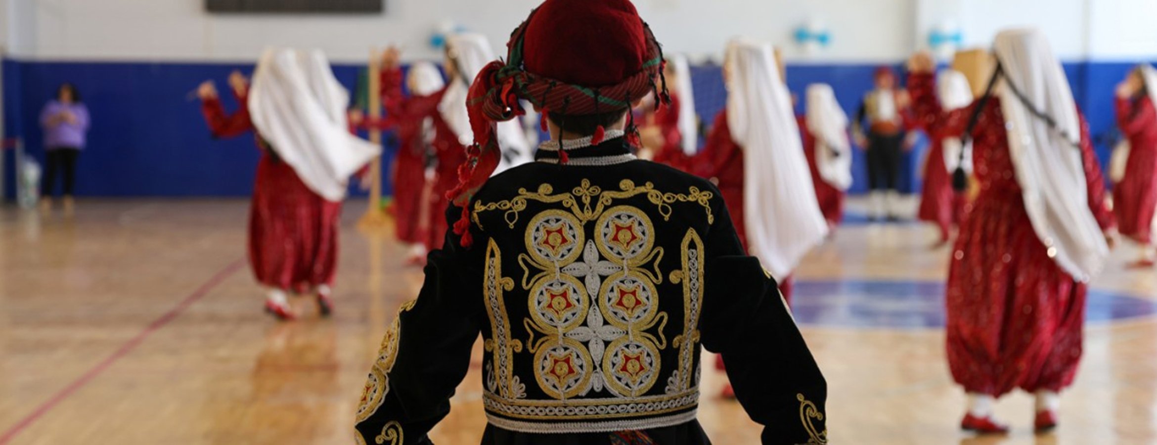 Kars’ta Halk Oyunları Şenliği başladı