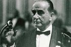Türk müziğine frak giydiren adam Münir Nurettin Selçuk