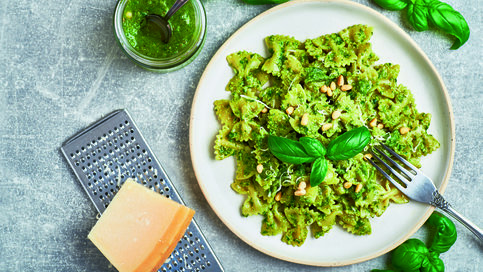 Pesto Soslu Kelebek Makarna