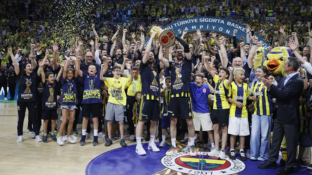 FENERBAHÇE BEKO 4-1 İLE ŞAMPİYON OLDU