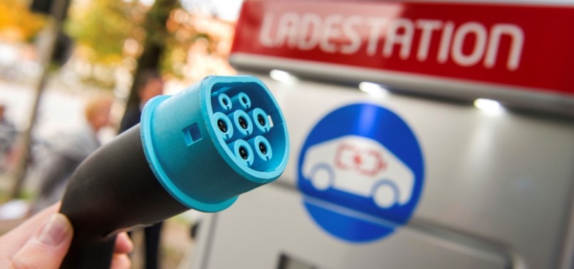 SWITCH TO ELECTRIC CARS COULD COST UP TO 110,000 JOBS IN GERMANY, STUDY SAYS