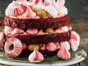 Beze Dolgulu Kırmızı Pasta  Redvelvet  Tarifi