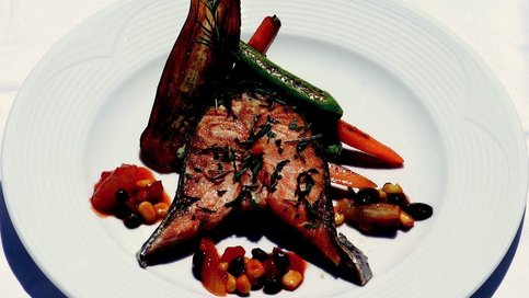 Somon Steak, Ispanaklı Patates Püresi, Limon Kapari Sos İle