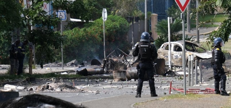 HUNDREDS INCLUDING POLICE HURT IN NEW CALEDONIA UNREST: FRANCE