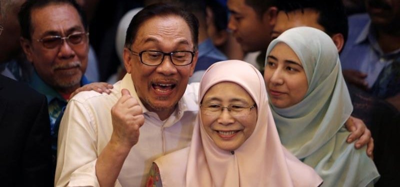 Malaysia: Ruling coalition leader to take party reins