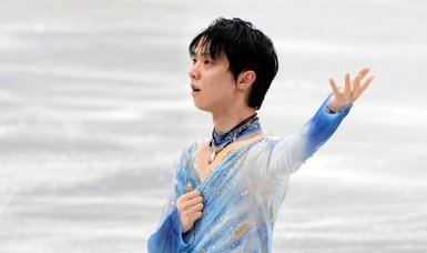 Skating star Hanyu dazzles on return to competition
