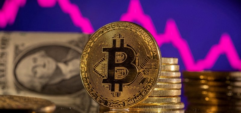 Bitcoin drops below $20,000 as crypto selloff quickens
