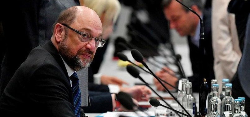 GERMANYS SPD WANTS MERKEL TO SWEETEN COALITION DEAL