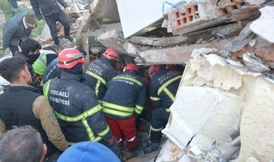 Ukrainian rescuers pull woman alive from rubble 8 days after Türkiye quake