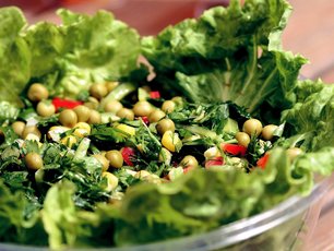 Bezelyeli Salata