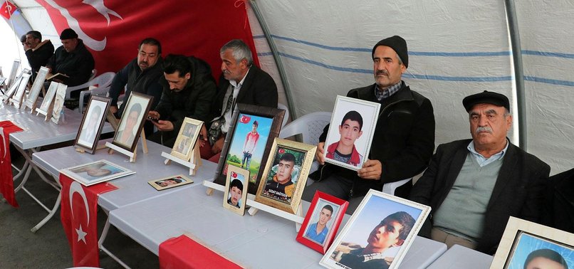 ANOTHER KURDISH FAMILY JOINS ANTI-PKK SIT-IN PROTEST IN DIYARBAKIR