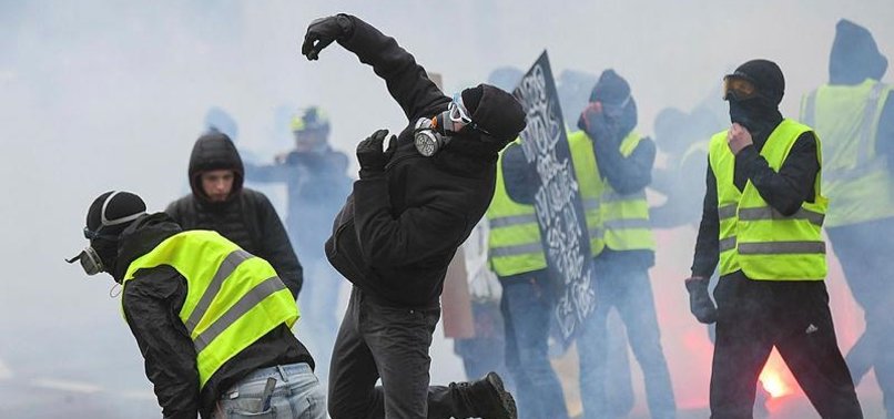 YELLOW VESTS ROCK ECONOMY AND TOURISM IN FRANCE