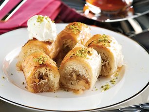 Baklava Yufkasında Cevizli Kadayıf Sarma