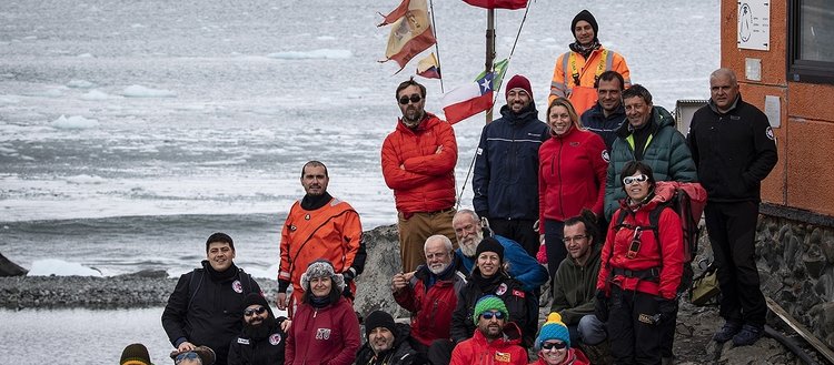 Antarktika’daki Türk ekibinden yabancı üslere ziyaret