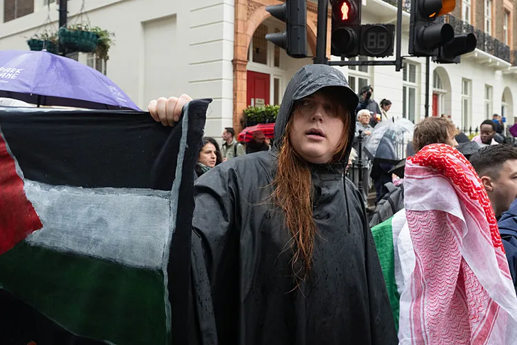 Pro-Palestinian protesters, counter-protesters clash in central London