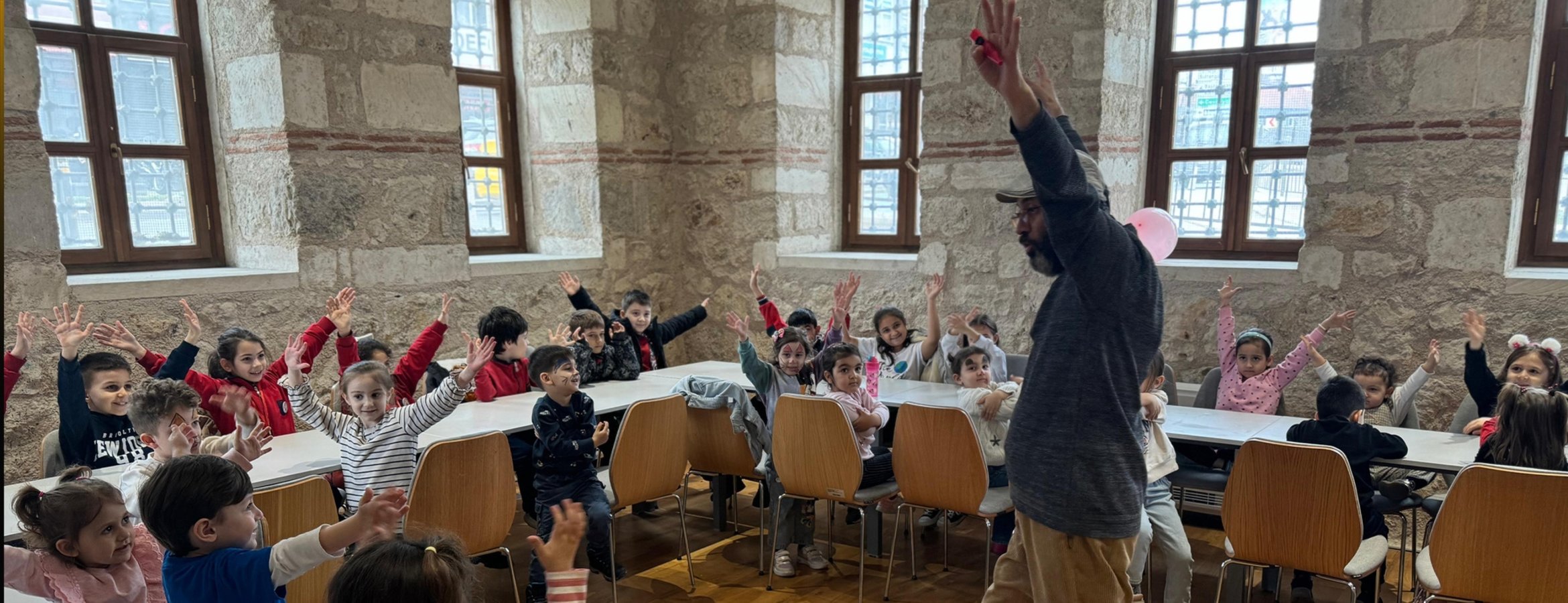 Minik çocuklar, Masallarla Tekne Orucumu Açıyorum etkinliğinde bir araya geldi